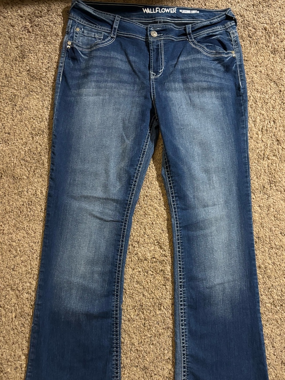 Wallflower Women's Dark Blue Flared Jeans- The Luscious Curvy Fit Like New Sz 17